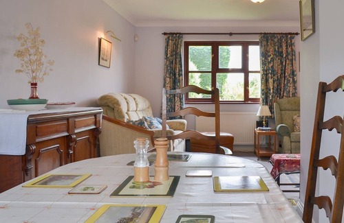 Westbury Cottage | Hébergement 3 chambres à Bratton, près de Westbury