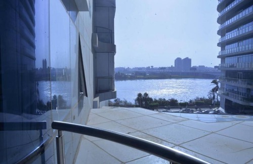 Al-Basatin Appartement | 3-bedroom apartment in charming Cairo Governorate with AC, WiFi