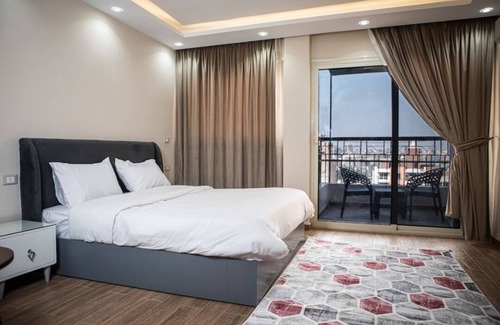 Al Duqqi Appartement | 3-bedroom apartment in perfect Giza Governorate with AC, WiFi