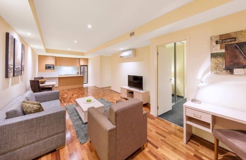 Fitzroy Appartement | 3 Bedroom Apartment at Lonsdale Street Melbourne