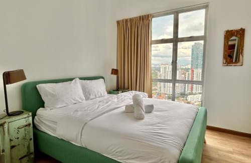 Brickfields Appartement | 3 bedroom apt L26 at kl sentral with city view