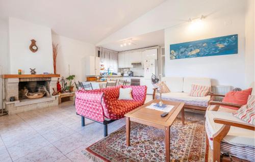 Can Carbonell Maison | 3 Bedroom Awesome Home In Can Carbonell