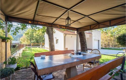 Srinjine Maison | 3 Bedroom Awesome Home In Srinjine