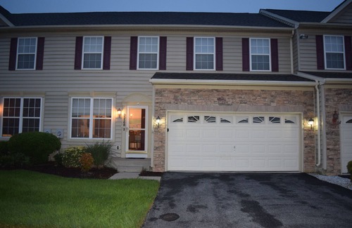 Lewes Maison | 3-bedroom beach themed townhome conveniently located. Enjoy a relaxing stay !