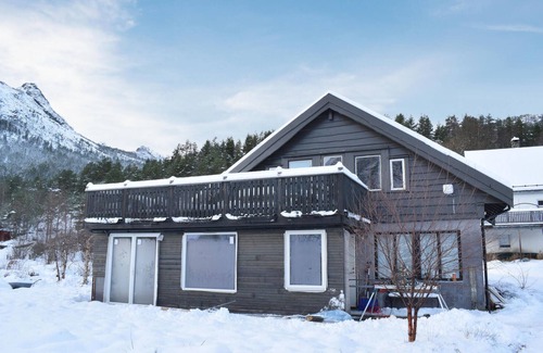 Flora Maison | Belle maison de 3 chambres à Eikefjord