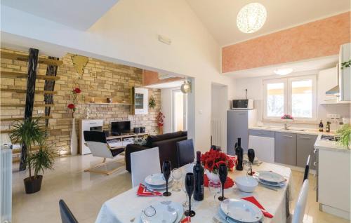 Melnica Maison | 3 Bedroom Beautiful Home In Frkeci