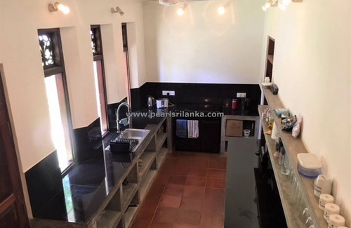 Bandaranayake Villa | Villa de style colonial de 3 chambres avec piscine à débordement et jardin pittoresque