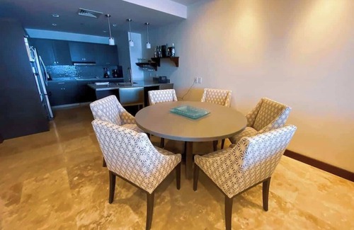Barrio Los Faroles Appartement | 3 Bedroom Condo in Croc's Casino Resort