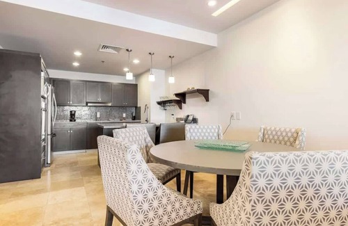 Barrio Los Faroles Appartement | 3 Bedroom Condo in Croc's Casino Resort