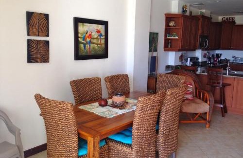 Barrio Los Faroles Appartement | 3 Bedroom Condo with Ocean View - Tres Regalos 201N