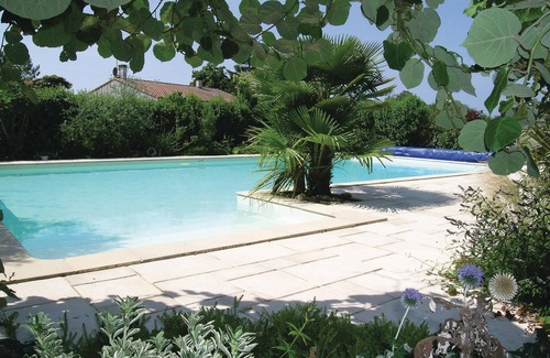 La Jonchere Maison | Maison confortable de 3 chambres à La.