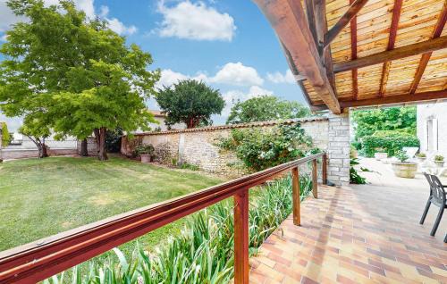 Ligne Maison | 3 Bedroom Cozy Home In Ligné