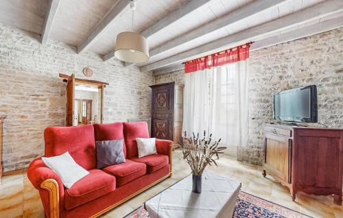 Ligne Maison | 3 Bedroom Cozy Home In Ligné