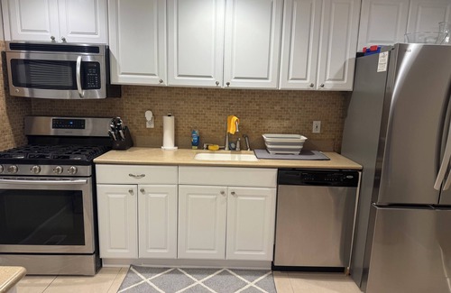 Long Island Maison | 3-bedroom cozy home in wonderful Selden , Great location close to all.