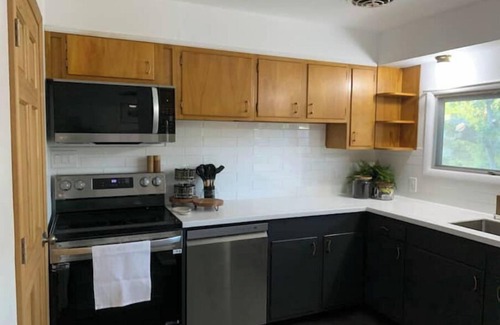 McKownville Maison | 3 Bedroom Cozy Ranch