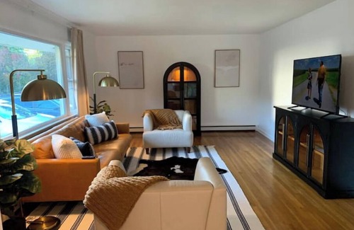 McKownville Maison | 3 Bedroom Cozy Ranch