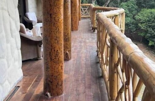 Los Guido Maison | 3-bedroom custom Tree house in welcoming Cartago with WiFi, waterfalls, trails