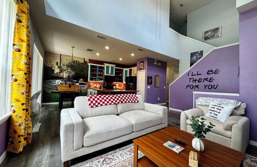 Windwood Bay Maison | 3-bedroom "FRIENDS" TV Show themed townhome in fabulous Davenport