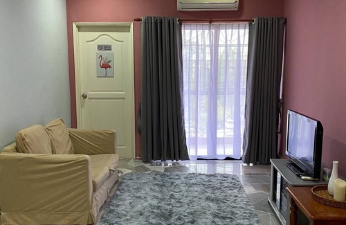 Subang Bestari Appartement | 3 bedroom fully furnished unit. Unifi/Netflix