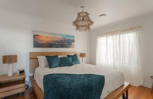 Penguin Maison | 3-Bedroom Getaway Minutes from the Beach