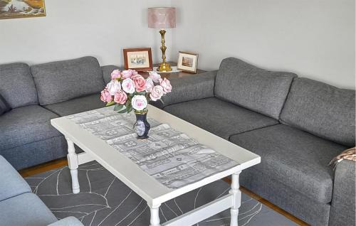 Vestbygd Appartement | 3 Bedroom Gorgeous Apartment In Borhaug