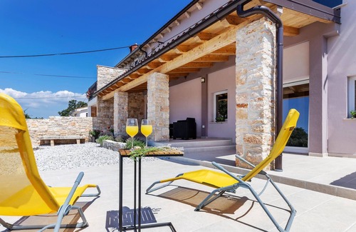 Cokuni Maison | Magnifique maison de 3 chambres à Duga.