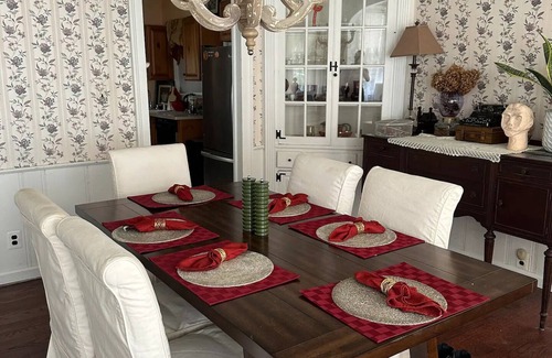Stony Brook Maison | 3 Bedroom Historic Home near Stony Brook Village, University, Hospital & Beaches