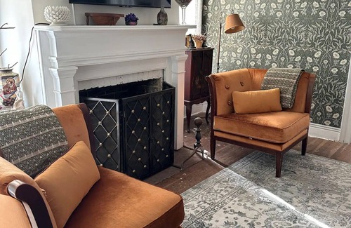 Stony Brook Maison | 3 Bedroom Historic Home near Stony Brook Village, University, Hospital & Beaches