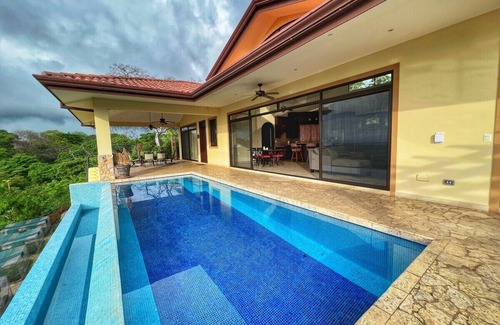 Coco Maison | 3-Bedroom Home - Vast Ocean View - Infinity Pool