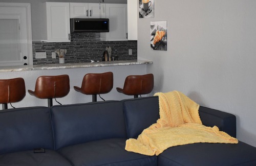 Lawton Maison | 3-bedroom home in Lawton near Ft Sill with large yard, pool and Chefs kitchen