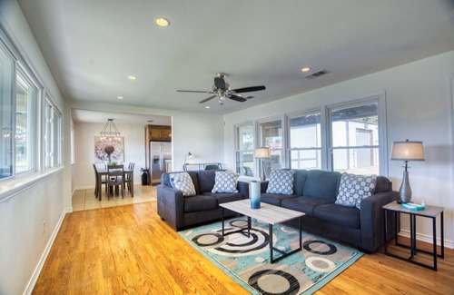 Midland Maison | 3-bedroom home in Old Midland/Downtown Area w/ spacious backyard and fireplace