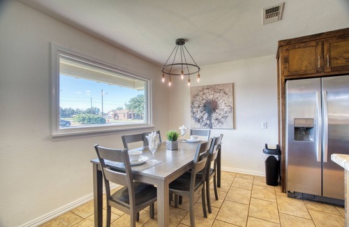 Midland Maison | 3-bedroom home in Old Midland/Downtown Area w/ spacious backyard and fireplace