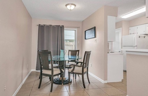 Kempwood Appartement | 3-Bedroom Home in Spring Branch area of Houston