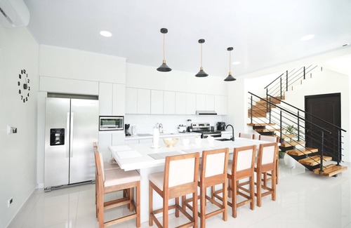 Arenal Hot Springs Maison | 3-bedroom home with a private heated pool, firepit, sundeck, views, WiFi, and AC