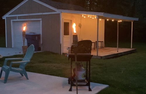 Lake Erie Beach Maison | 3 bedroom home within walking distance to shared private beach