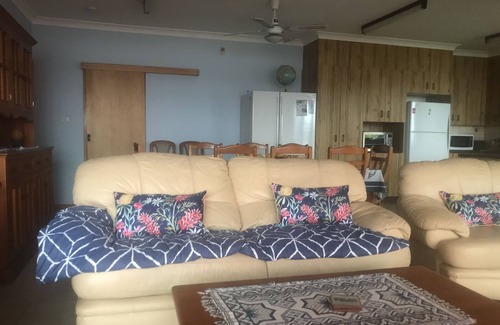 Greenwell Point Maison | 3 Bedroom house, right on the river, own private jetty