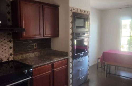 Canyon Trails Maison | 3-bedroom house backyard oasis Pool, dogs ok, free WiFi in Goodyear