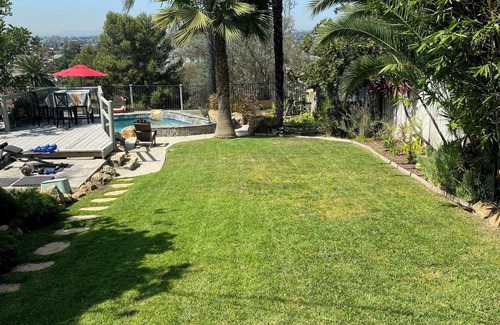 La Presa Maison | 3-bedroom house in Spring Valley with AC, pool, many outdoor spaces.