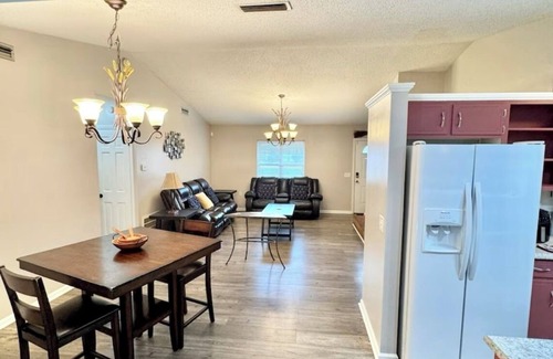 Fitzgerald Maison | 3-bedroom house in charming Fitzgerald with WiFi, AC. Enjoy your stay.