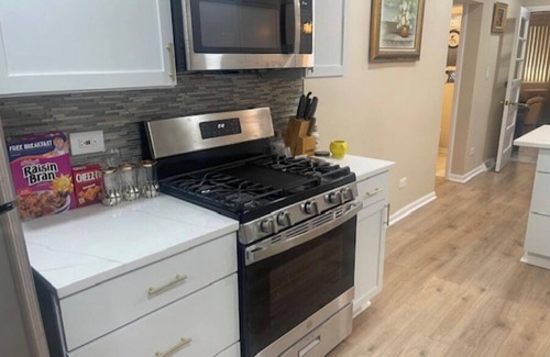 Calumet Heights Appartement | 3-bedroom house in cool Chicago with WiFi, AC