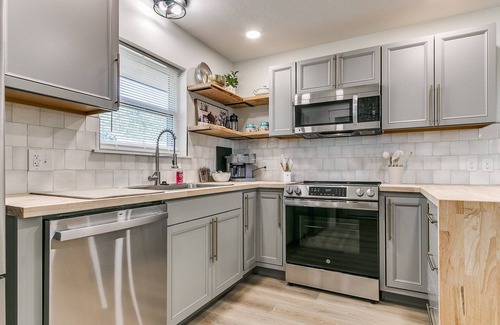El Reno Maison | 3-bedroom house in El Reno near Lake and rt 66!