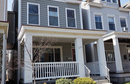 Bloomfield Maison | 3-bedroom house in Friendship: walk to WestPenn and UPMC, Garage Parking/AC