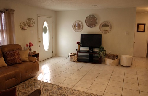 Lake City Maison | 3-bedroom house in gorgeous Lake City with WiFi, AC and country comfort