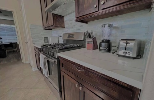 Southbelt/Ellington Maison | 3-bedroom house in lovely Houston with AC, WiFi