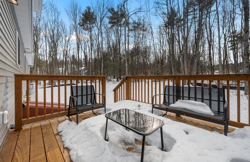 Gardner Maison | 3-bedroom house in marvelous Ashburnham with AC,fitness equipment,primary suite.