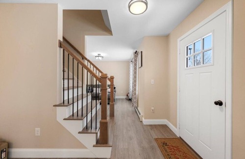 Gardner Maison | 3-bedroom house in marvelous Ashburnham with AC,fitness equipment,primary suite.
