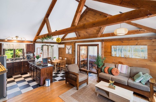 Byfield Maison | 3-bedroom house in marvelous Newbury with AC
