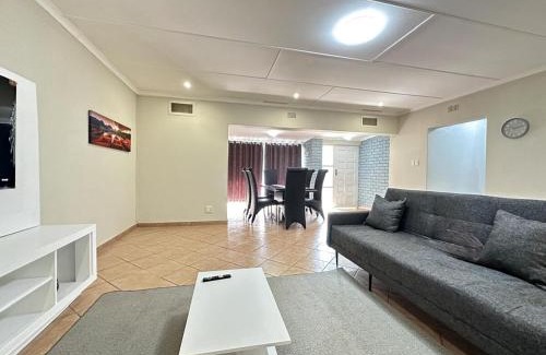 Nelspruit Appartement | 3 Bedroom House in Nelspruit