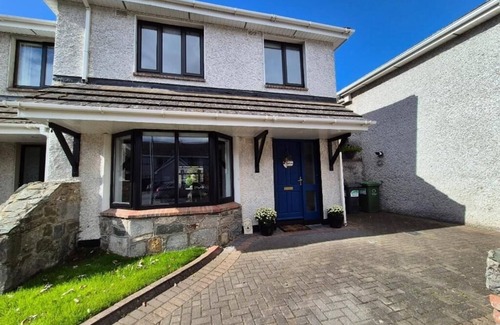 Ardee Maison | 3 bedroom house in the heart of Ardee with WiFi. Leave the car at home!