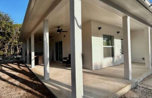 Winding Bay Maison | 3-bedroom house in welcoming Eleuthera with WiFi, AC